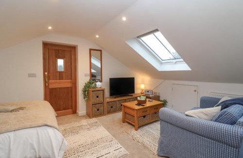 Maiden Newton House | The Halt