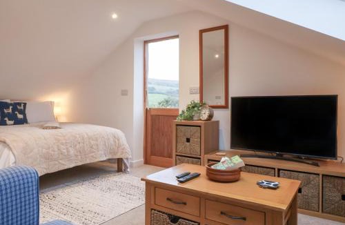 Maiden Newton House | The Halt