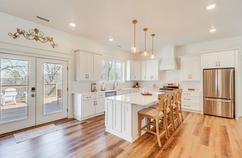 Heber Springs House | 'The Hamilton Heber Springs' Home w/Hot Tub!