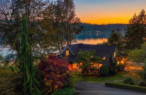 Agate House | The Hammersley Luxury Waterfront Estate!