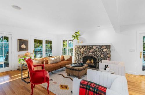 Agate House | The Hammersley Luxury Waterfront Estate!