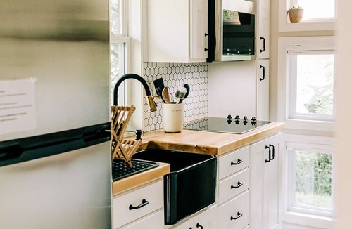 Virginville Cottage | "The Hammock" by the lake