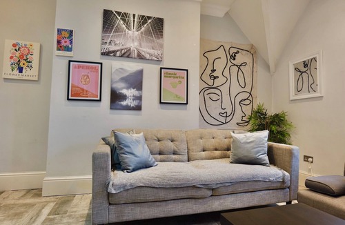 Kilburn Apartment | The Hampstead Hideaway