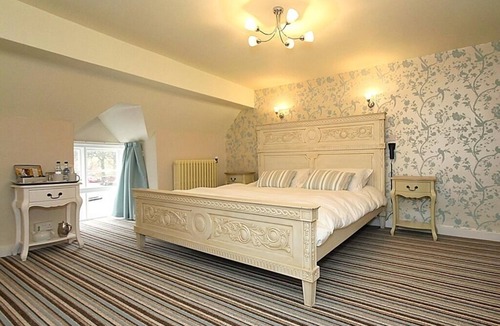 Llanarmon Dyffryn-Ceiriog Hotel | The Hand at Llanarmon