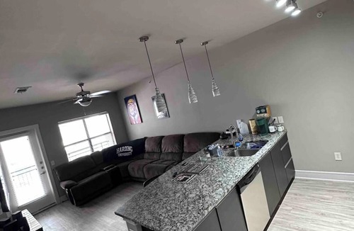 Addison Apartment | THE HANGOUT ! ONE BEDROOM/ONE BATHROOM UNIT