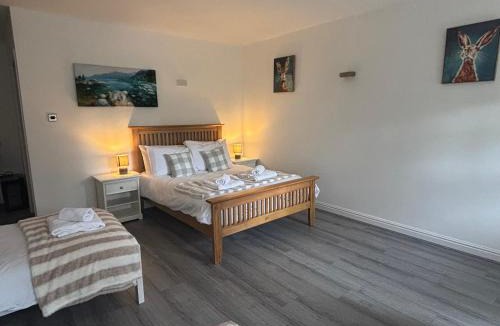 Whitchurch Hotel | The Hanmer Arms