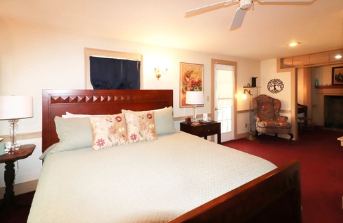 Andover Bed & Breakfast | The Hann Homestead Inn