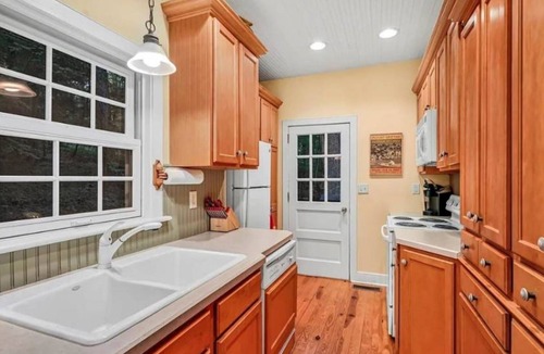 Mount Gretna Cottage | ​The Happy Cottage! Mt. Gretna trails + ACn