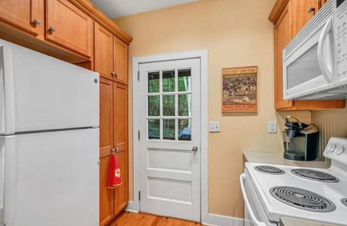 Mount Gretna Cottage | ​The Happy Cottage! Mt. Gretna trails + ACn