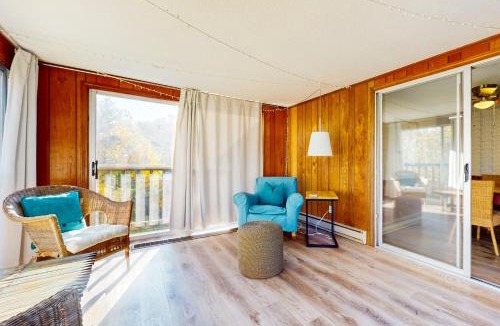 West Yarmouth House | The Happy Place