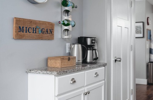 Traverse City Villa | The Harbor 3BR Townhouse Near Downtown Beaches Wineries