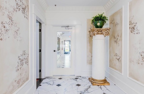 Historic Downtown Manteo Apartment | The Harbor Haven Room