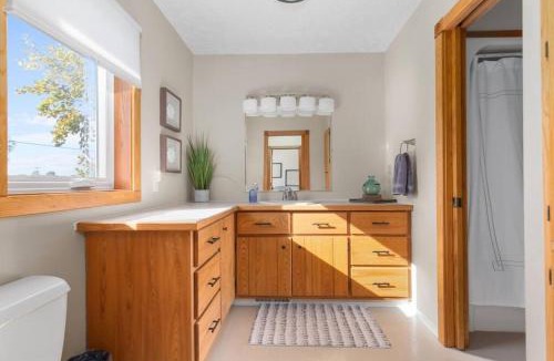 Black Wolf House | The Harbor Hideaway