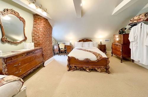 Cold Spring Harbor Bed & Breakfast | The Harbor Rose