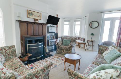 Rhosneigr House | The Harbour