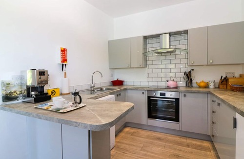 Dartmouth Apartment | THE HARBOUR HEIGHTS, family friendly, with a garden in Dartmouth