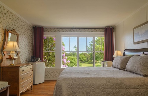 Smiths Cove Bed & Breakfast | The Harbourview Inn