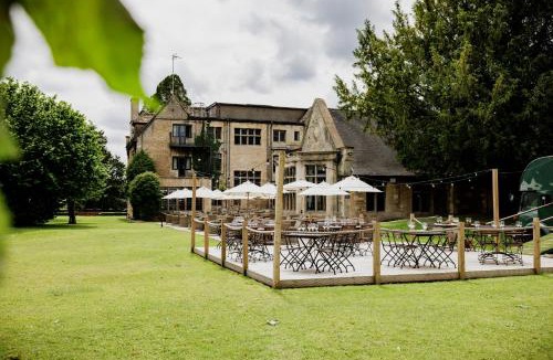 Westonbirt Hotel | The Hare & Hounds Hotel
