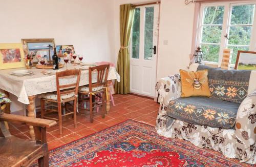 Diss House | The Hare & The Bumblebee Cottage