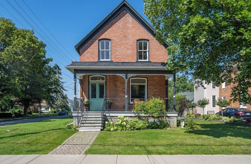 Prince Edward House | The Harrison House | Heritage Home-Steps to Picton