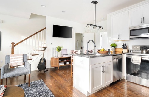Chestnut Hill Apartment | The Hart Suites by AvantStay