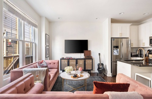 Chestnut Hill Apartment | The Hart Suites by AvantStay