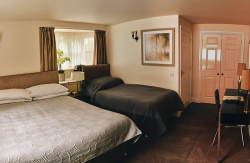 Chute Hotel | The Hatchet Inn