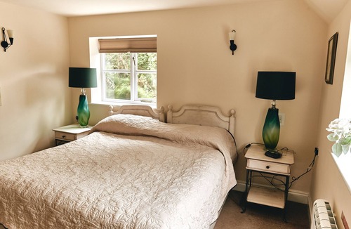 Chute Hotel | The Hatchet Inn