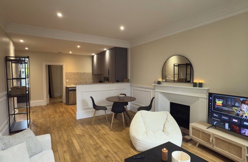 Gueret Apartment | The Haussman Suite