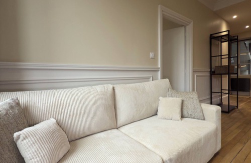 Gueret Apartment | The Haussman Suite