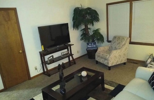 Franklin Apartment | THE"HAVEN" (1 BEDROOM)