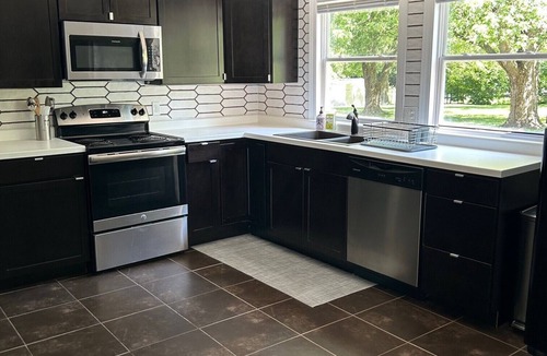 Eureka House | The Haven Eureka! n4Bedroom 1.5 Bath nWalking distance to The Canneryn
