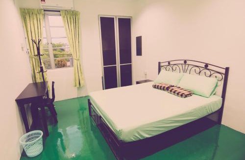 Taman Kota Laksamana House | The Haven Inn