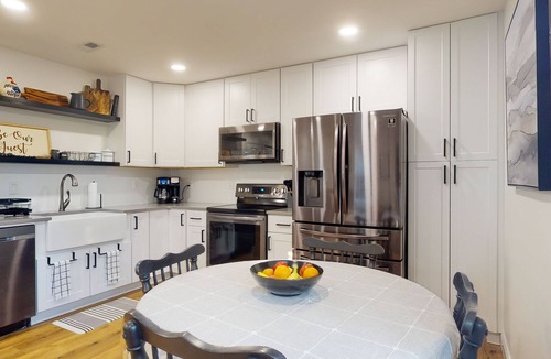 Ashley Oaks House | The Haven with an Amazing Location *No Cleaning Fee*