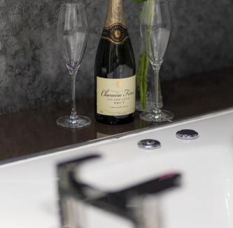 Llannefydd Bed & Breakfast | The Hawk & Buckle Inn