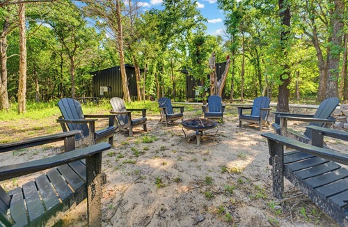 Alvord Cabin | The Hawk’s Nest |Peaceful Tiny Cabin w/Pickleball