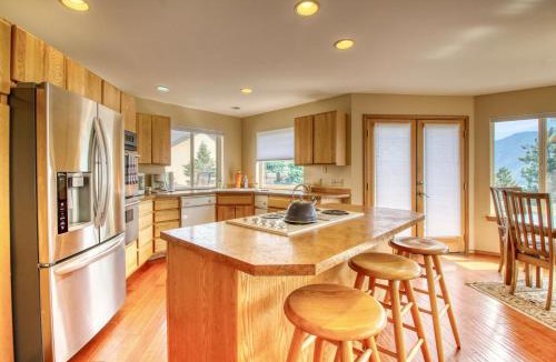 Helios Hills House | The Hawks Nest