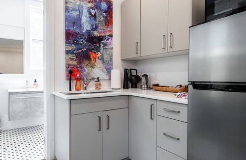 Stratford Apartment | The Hawthorne Apartment