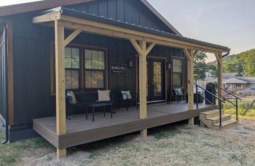 Buena Vista House | The Hawthorne Place