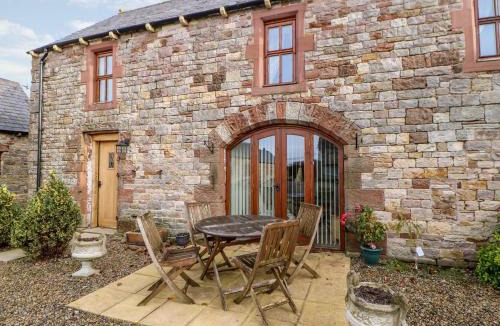 Wing House | The Hayloft