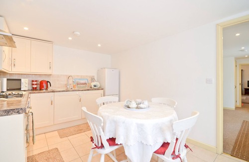 Sandown Ski Chalet | The Hayloft