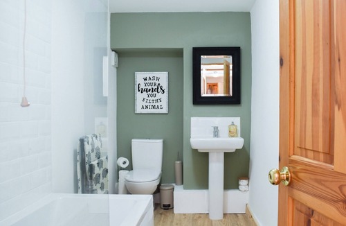 Hoylandswaine Cottage | The Hayloft - UK43352