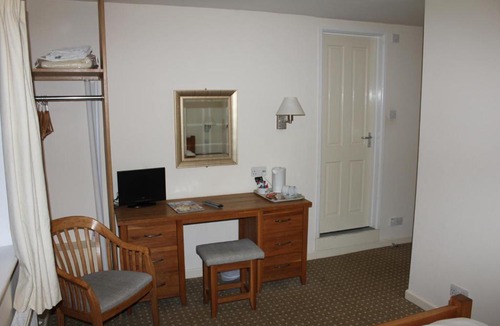 Wadeford Bed & Breakfast | The Haymaker Inn