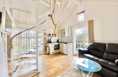 Stroud Cottage | The Hazeling Hideaway