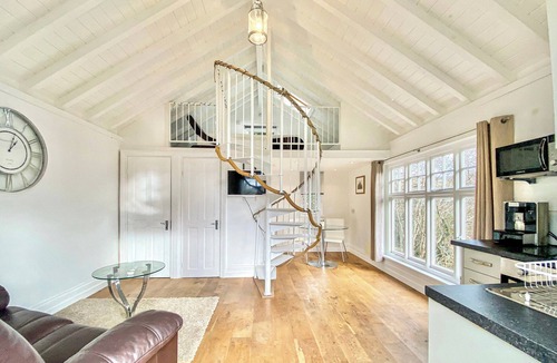 Stroud Cottage | The Hazeling Hideaway