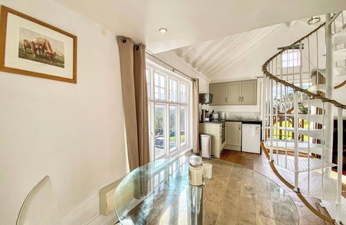 Stroud Cottage | The Hazeling Hideaway