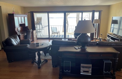 Detroit Lakes Condo | The heartbeat of lakes Cozy 2-bedroom condo on the lake, charming Detroit Lakes