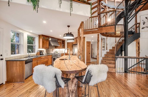 Spicewood Villa | The Heartsong Lodge | Pool & Views | Sleeps 15