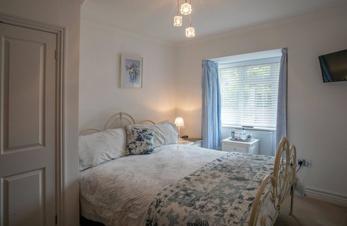 Walkford Bed & Breakfast | The Heather's Bed and Breakfast