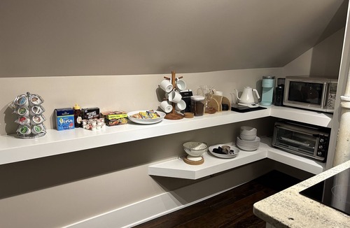 Tulsa House | The Heights Loft, 5 minutes from downtown, Fresh Coffee and two Plush Queen Beds